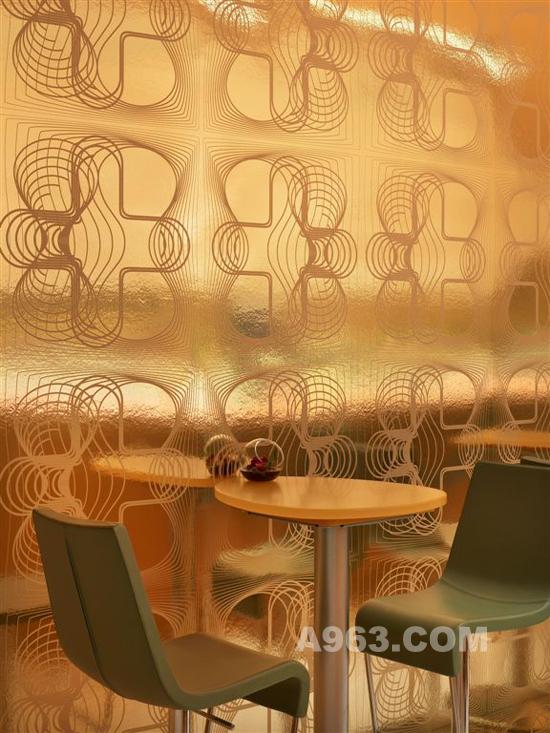 47歲袁坐被奇遇 身形癡肥大年夜腿細弱搶鏡