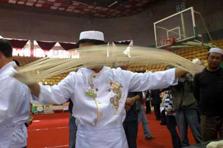 169位拉面师傅参加拉面技术大赛(组图)