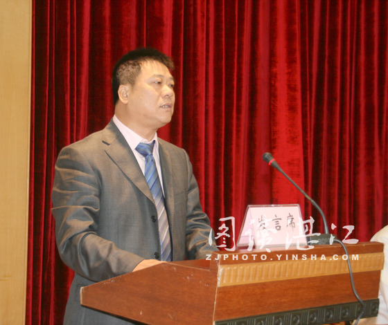 市烹饪行业协会梁强会长代表企业宣读倡议书