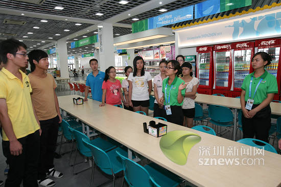 运动员餐厅宽敞明亮（摄影：傅大伟）