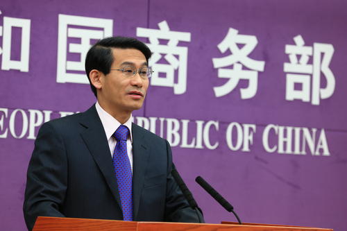 商务部:外贸形势依然严峻 贸易总额超美说法欠妥