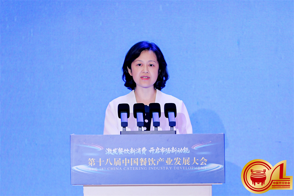 6四川省商务厅党组成员、副厅长尹奇志.jpg